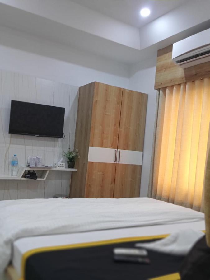 Hotel Fun City Navsari Экстерьер фото