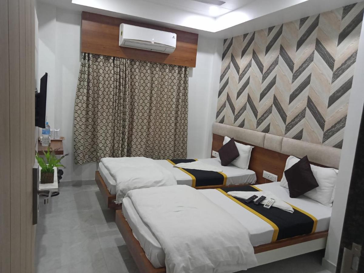 Hotel Fun City Navsari Экстерьер фото