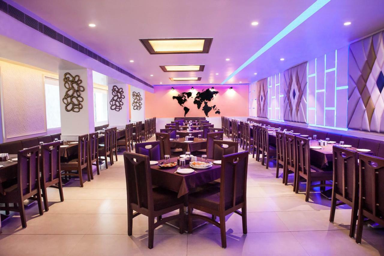 Hotel Fun City Navsari Экстерьер фото