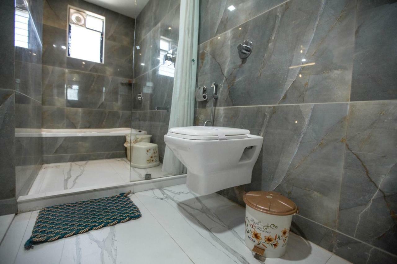 Hotel Fun City Navsari Экстерьер фото